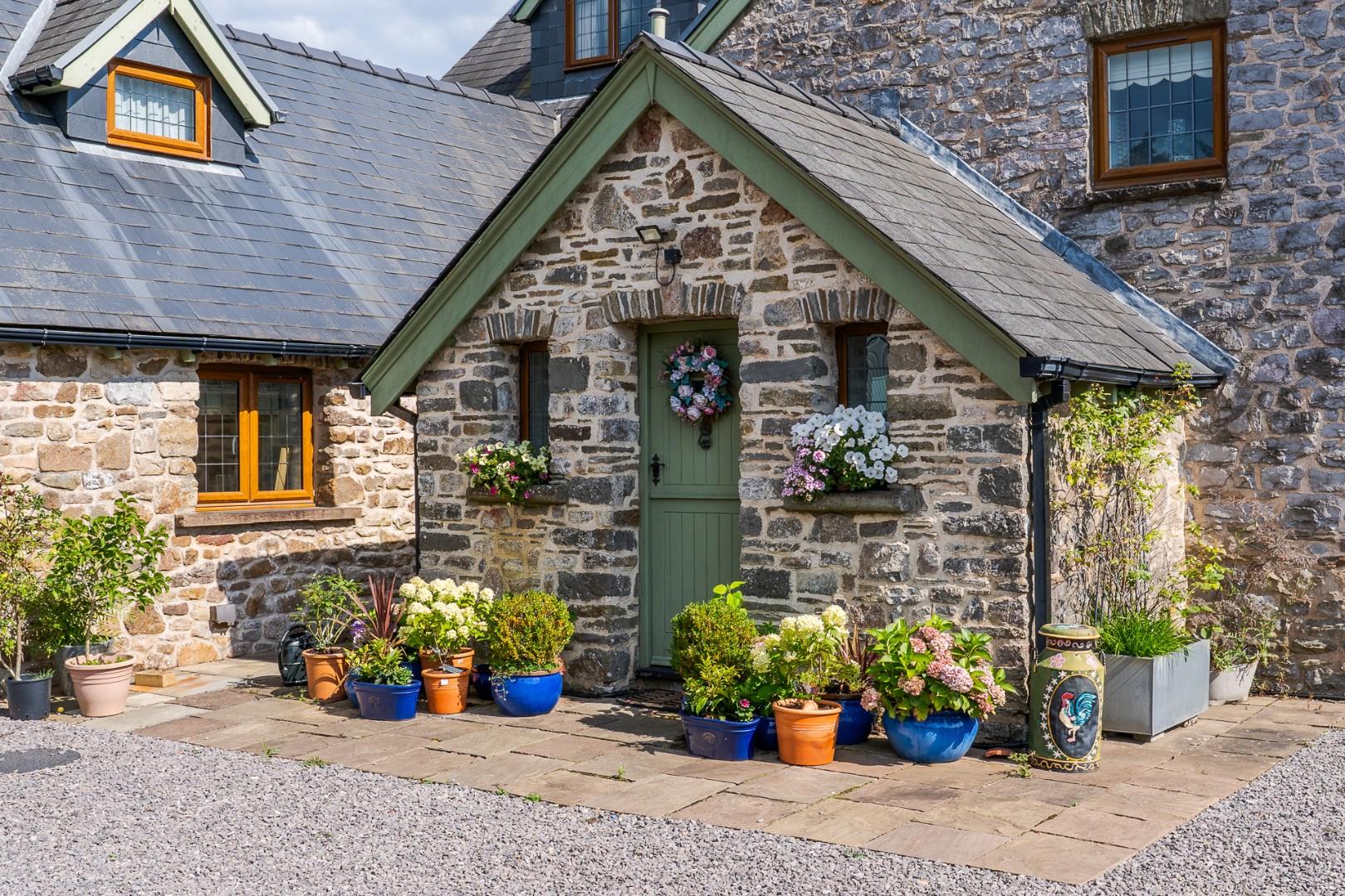Llantrisant Road, Groesfaen, RCT, CF72 8NJ